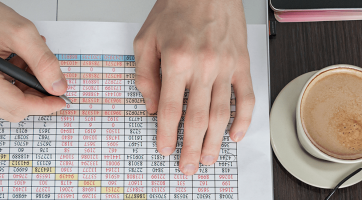 How to Create and Manage Databases Using Spreadsheet Software